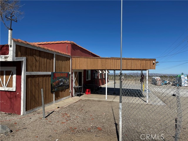 Detail Gallery Image 17 of 32 For 10750 Sheep Creek Rd, Phelan,  CA 92371 - 6 Beds | 4 Baths