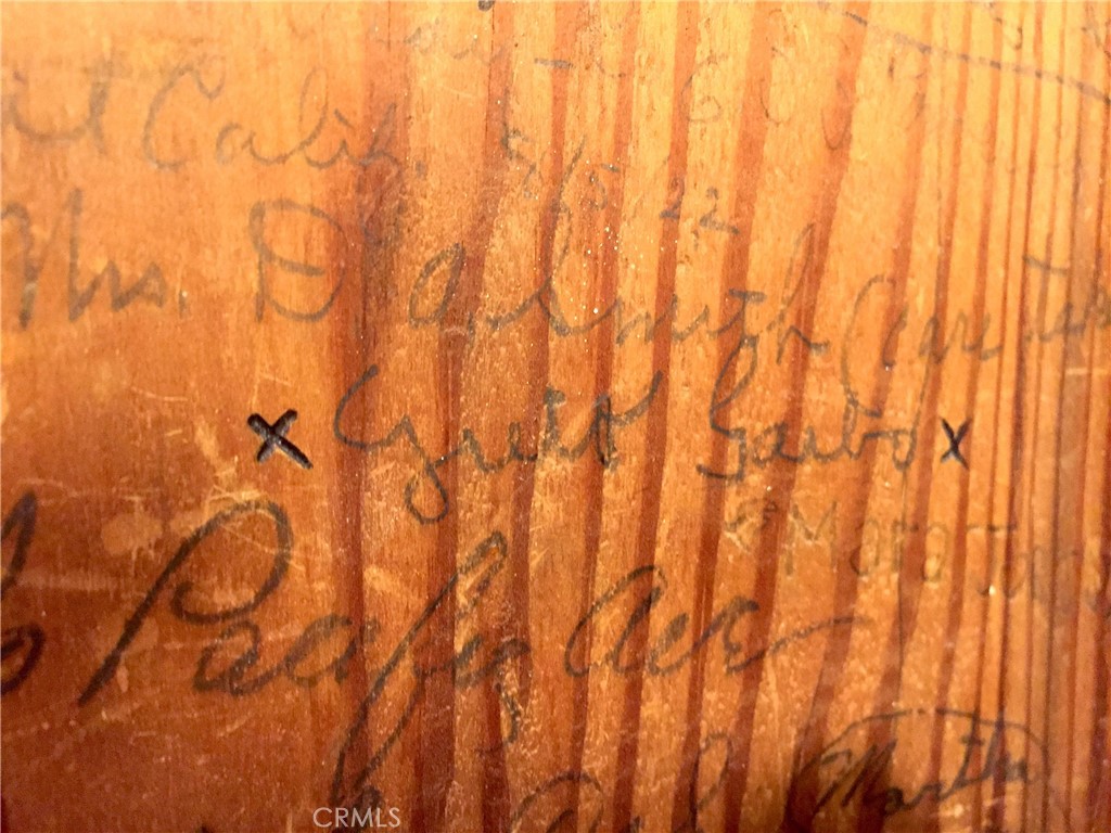 https://media.crmls.org/medias/b3866aa5-818b-4146-92eb-867afbe67049.jpg?preset=X-Large