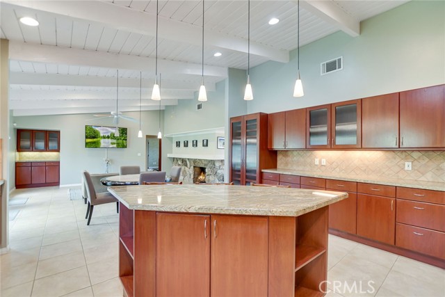 Detail Gallery Image 11 of 69 For 5531 Cornwall Ave, Riverside,  CA 92506 - 4 Beds | 3 Baths