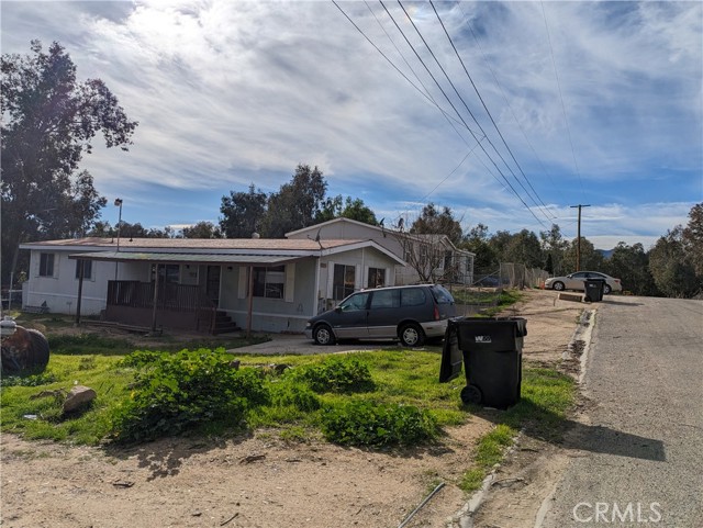 Detail Gallery Image 4 of 4 For 18306 Oleander St, Lake Elsinore,  CA 92532 - 2 Beds | 2 Baths