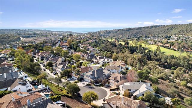 Detail Gallery Image 3 of 72 For 7 Bridington, Laguna Niguel,  CA 92677 - 5 Beds | 4/1 Baths