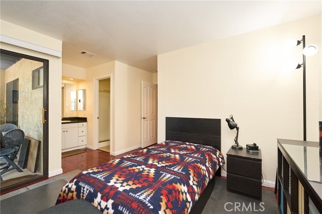 25591 Indian Hill Lane, Laguna Hills CA: https://media.crmls.org/medias/b388c8ca-fc26-41af-b39e-010826b2186c.jpg