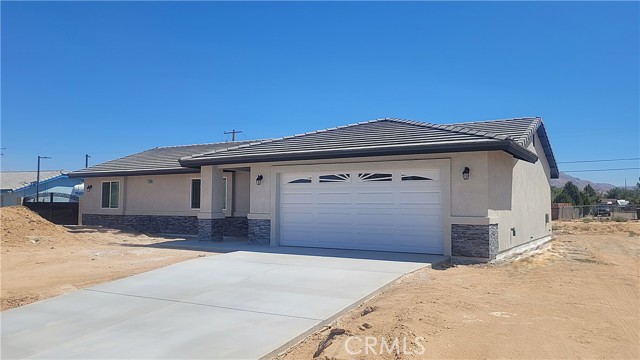 21109 Sioux Road, Apple Valley CA: https://media.crmls.org/medias/b388df66-16bd-4197-a083-6db37ed64124.jpg