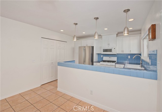 Detail Gallery Image 15 of 31 For 15199 Campus Park Dr #D,  Moorpark,  CA 93021 - 3 Beds | 2 Baths