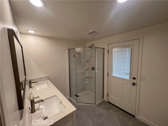 Detail Gallery Image 16 of 19 For 16091 Gold Cir, Huntington Beach,  CA 92647 - 5 Beds | 2 Baths