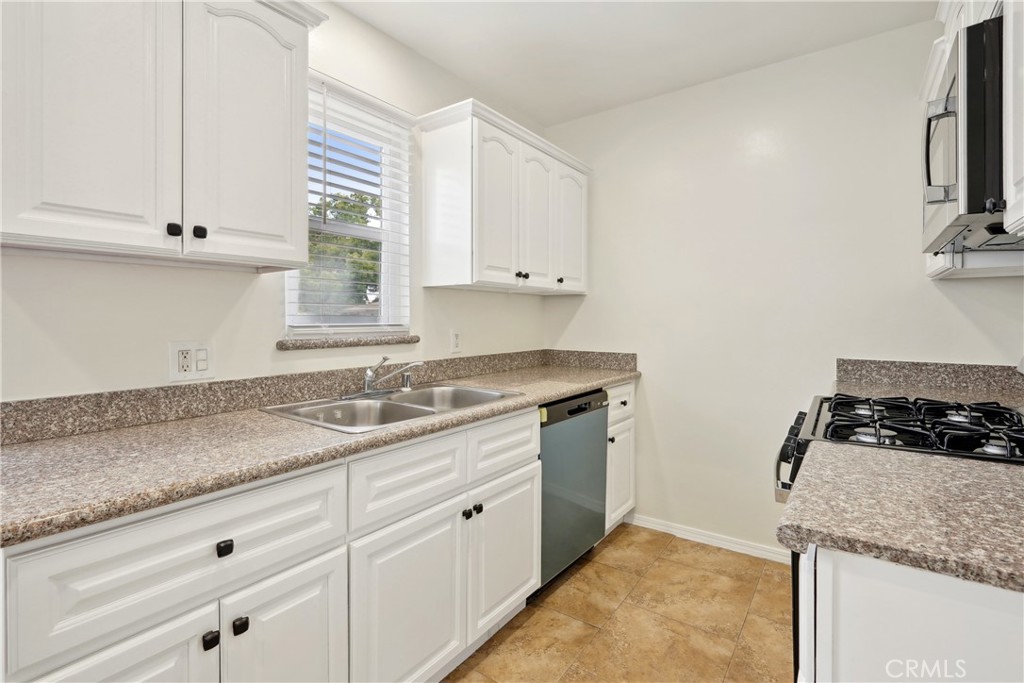 MLS #AR25090673 image #8