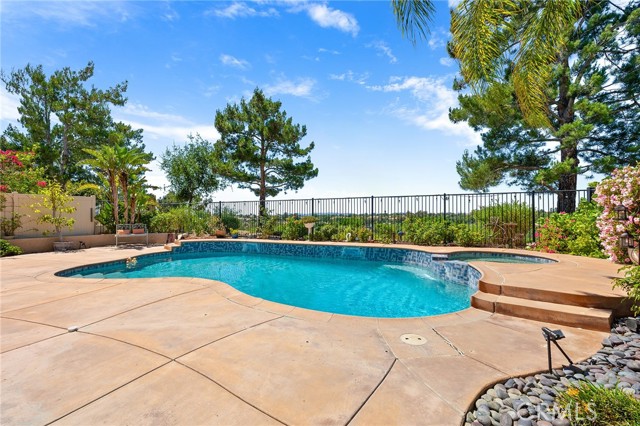 32856 Northshire Circle, Temecula CA: https://media.crmls.org/medias/b38bebb7-b782-4f2b-be51-7e32847ba418.jpg