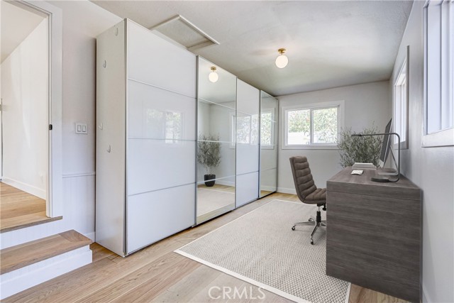 708 S Redondo Avenue, Manhattan Beach CA: https://media.crmls.org/medias/b38c61e1-e6f6-48cd-971e-79655cffc37f.jpg