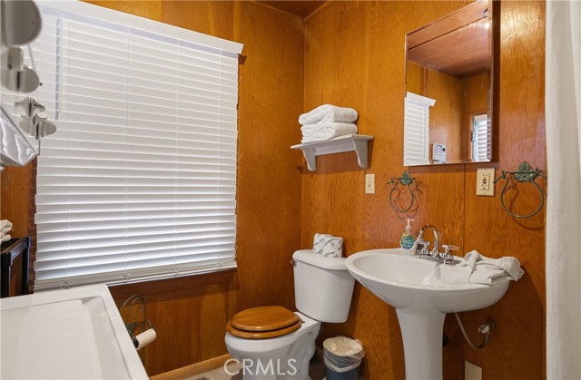 Detail Gallery Image 14 of 22 For 1005 Nana Ave, Big Bear City,  CA 92314 - 2 Beds | 2 Baths
