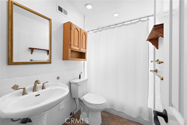 Detail Gallery Image 7 of 13 For 1412 Buena Vista #4,  San Clemente,  CA 92672 - 3 Beds | 2 Baths