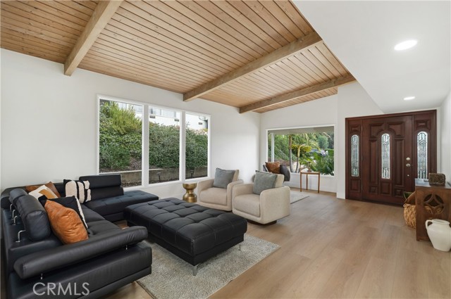 Detail Gallery Image 5 of 39 For 1219 N Raymond Ave, Fullerton,  CA 92831 - 4 Beds | 2/1 Baths