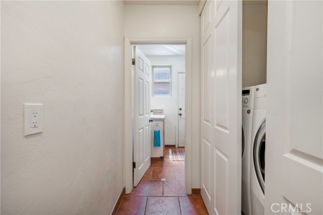 1335 Crestview Avenue, Seal Beach CA: https://media.crmls.org/medias/b38d2d62-376d-408f-80f8-68a5eec319b4.jpg