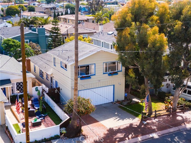 1300 Walnut Ave, Manhattan Beach, California 90266, 4 Bedrooms Bedrooms, ,2 BathroomsBathrooms,Residential,Sold,Walnut Ave,PV22057312