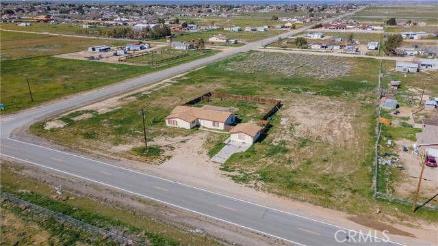 Detail Gallery Image 2 of 38 For 7843 W Avenue F, Lancaster,  CA 93536 - 3 Beds | 2 Baths