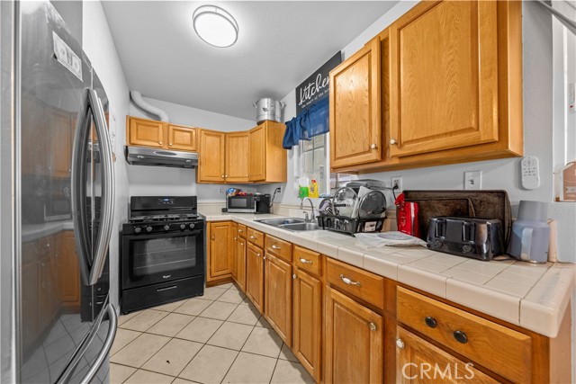 1571 E Olive Street, Ontario CA: https://media.crmls.org/medias/b38f522d-3de6-4929-932a-27126c299c89.jpg