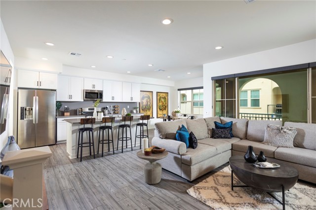 Detail Gallery Image 1 of 1 For 107 Skypoint, Lake Forest,  CA 92610 - 3 Beds | 2/2 Baths
