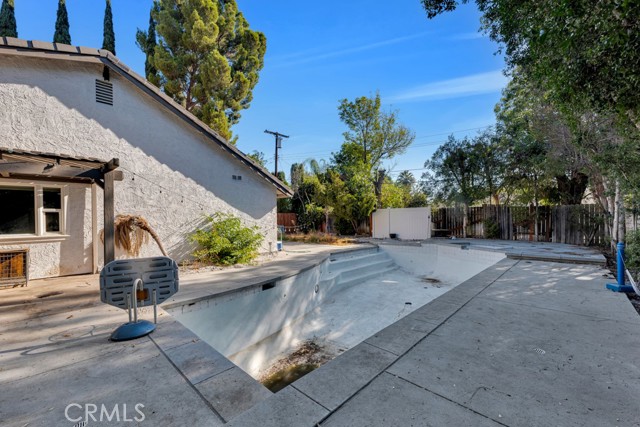 Detail Gallery Image 31 of 35 For 10122 Jovita Ave, Chatsworth,  CA 91311 - 5 Beds | 3 Baths