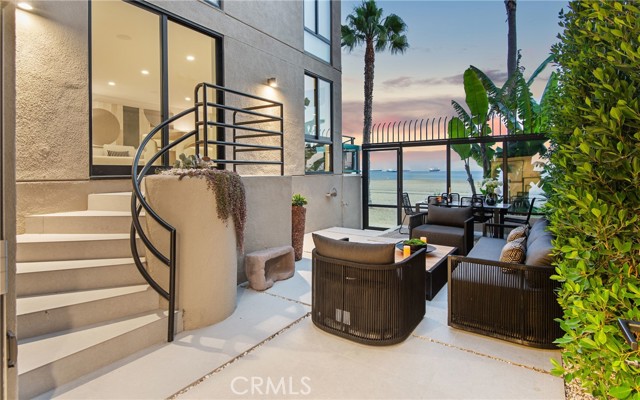 Detail Gallery Image 5 of 44 For 1310 East Ocean Boulevard #14,  Long Beach,  CA 90802 - 3 Beds | 2/1 Baths