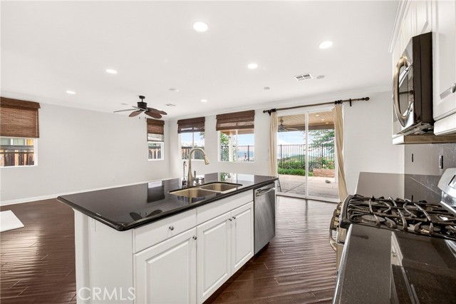 Detail Gallery Image 11 of 47 For 29415 High Ridge, Lake Elsinore,  CA 92530 - 4 Beds | 3 Baths