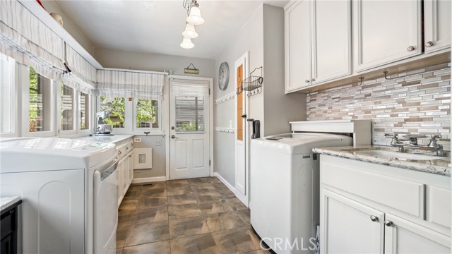 Detail Gallery Image 34 of 71 For 572 Vallombrosa Way, Chico,  CA 95926 - 3 Beds | 3/1 Baths