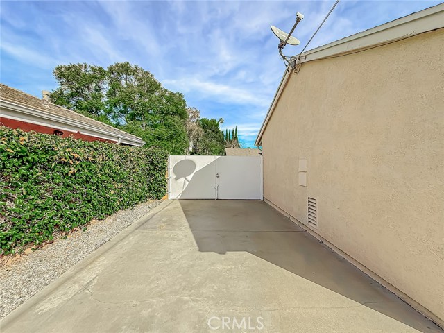 17512 Superior Street photo 52
