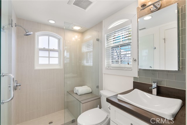 Detail Gallery Image 16 of 21 For 606 1/2 Marigold Ave, Corona Del Mar,  CA 92625 - 2 Beds | 2/1 Baths