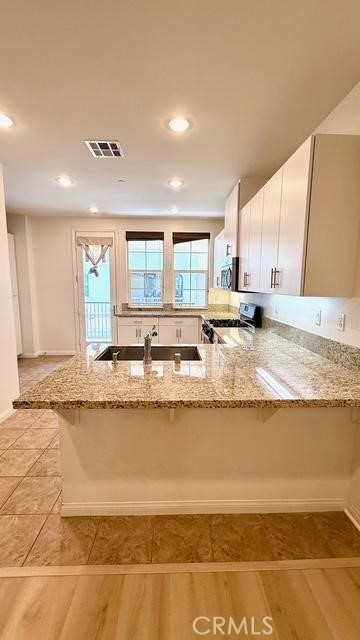 904 N Primrose Lane, Azusa CA: https://media.crmls.org/medias/b392cb1f-17aa-4272-87a1-e52e1f420a13.jpg