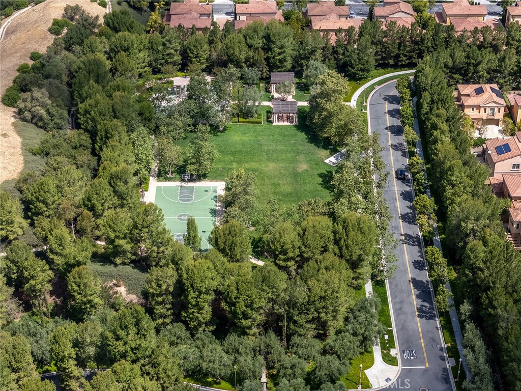 https://media.crmls.org/medias/b3932f20-dc91-4800-b51a-05fbbe4e20c3.jpg?preset=X-Large