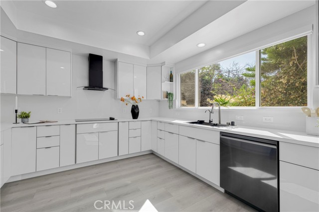 Detail Gallery Image 29 of 46 For 1626 Winona Bld, Los Angeles,  CA 90027 - 5 Beds | 5 Baths