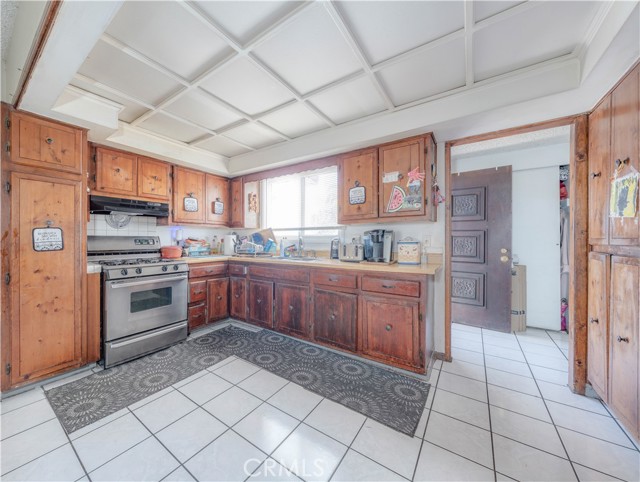 13572 Sutter Drive, Westminster CA: https://media.crmls.org/medias/b3937a80-371c-45f2-b903-f1a8dbc50d15.jpg