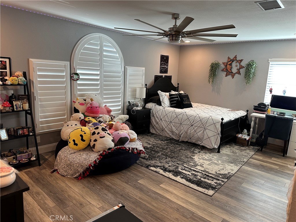 https://media.crmls.org/medias/b3939b84-1e33-446e-bce8-b5ead59d9390.jpg?preset=X-Large