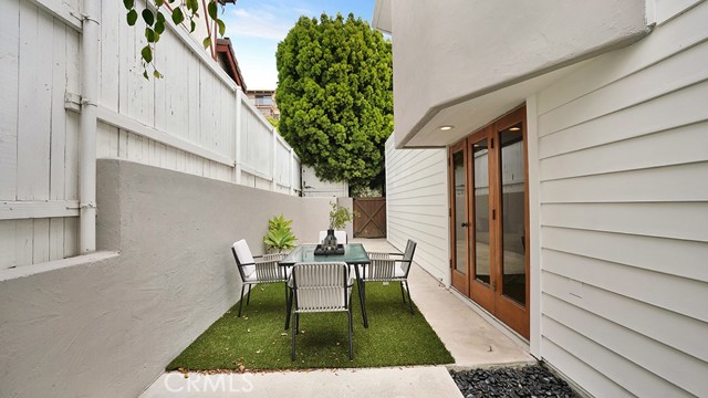 741 Marlin, Laguna Beach CA: https://media.crmls.org/medias/b39447aa-abda-43c1-83e5-3eba856ea17a.jpg