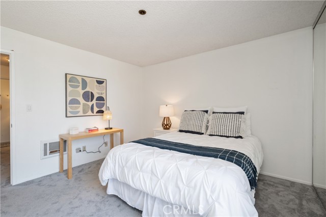 555 Esplanade, Redondo Beach, California 90277, 2 Bedrooms Bedrooms, ,2 BathroomsBathrooms,Residential,For Sale,Esplanade,SB25176397