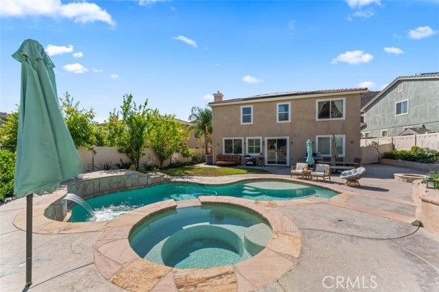 Detail Gallery Image 8 of 63 For 15520 Megan Dr, Canyon Country,  CA 91387 - 5 Beds | 4 Baths