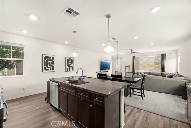 Detail Gallery Image 6 of 36 For 16744 Stags Leap Ln, Fontana,  CA 92336 - 4 Beds | 3 Baths