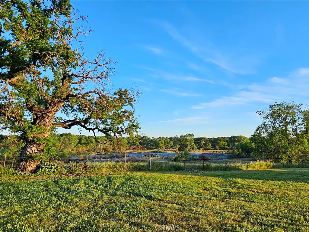https://media.crmls.org/medias/b3960c13-5ae8-4dd5-a79e-ef94105bc1bd.jpg?preset=X-Large