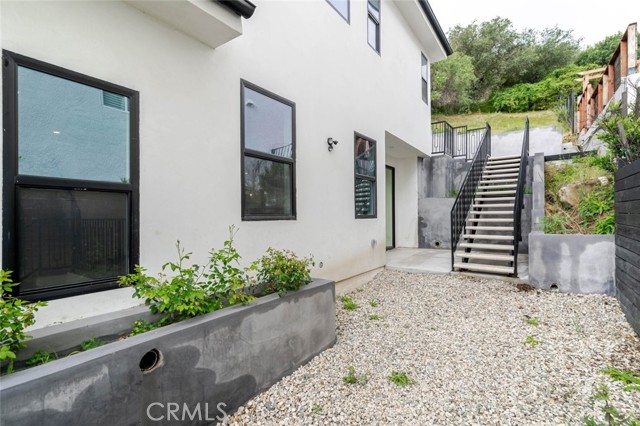 7416 Valaho Lane, Tujunga CA: https://media.crmls.org/medias/b3969a79-45b5-4718-bfd2-4c966539148c.jpg