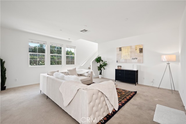 Detail Gallery Image 12 of 37 For 2890 S via Belamaria, Ontario,  CA 91762 - 4 Beds | 2/1 Baths
