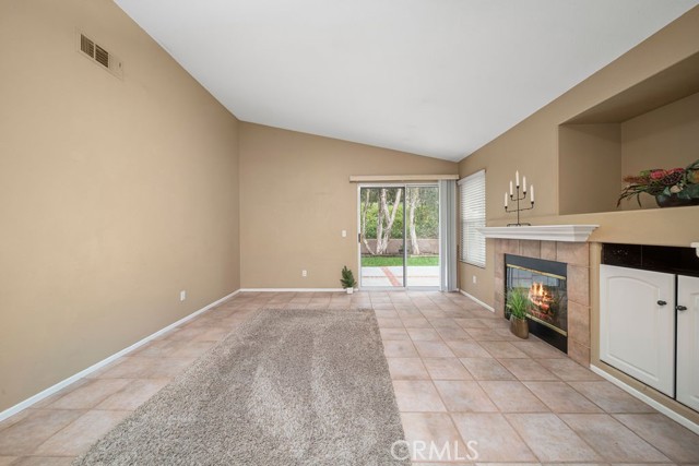 Detail Gallery Image 3 of 40 For 820 Autumn Ln, Corona,  CA 92881 - 3 Beds | 2 Baths
