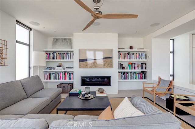 124 21st Place, Manhattan Beach, California 90266, 3 Bedrooms Bedrooms, ,4 BathroomsBathrooms,Residential,Sold,21st,SB21199939