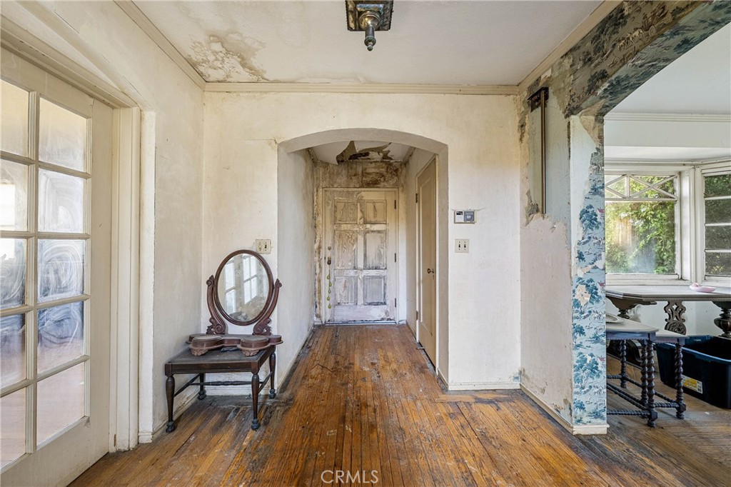 https://media.crmls.org/medias/b3973c17-db4c-49ed-96fc-dedf2c56167d.jpg?preset=X-Large