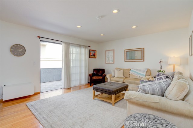 2611 Carnegie Lane, Redondo Beach, California 90278, 3 Bedrooms Bedrooms, ,2 BathroomsBathrooms,Residential,Sold,Carnegie,SB21150251