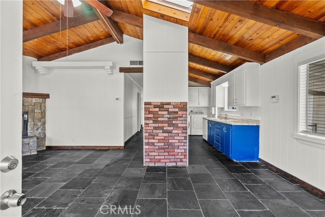 Detail Gallery Image 5 of 39 For 29506 Cromwell Ave, Castaic,  CA 91384 - 3 Beds | 2 Baths