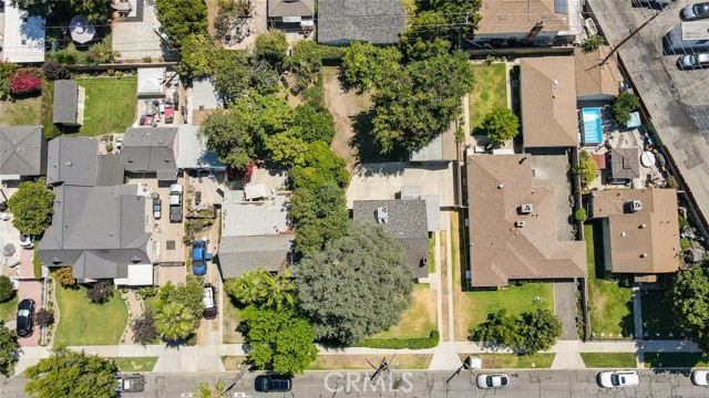 1206 N Keystone, Burbank CA: https://media.crmls.org/medias/b3989058-7572-4a7f-8341-9d3cf32df166.jpg