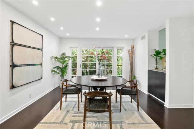 1156 S Carmelina Avenue, Los Angeles CA: https://media.crmls.org/medias/b399269f-8b04-4e2d-8aa4-bc7811e69cde.jpg