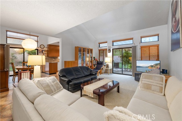 38225 6th W Street, Palmdale CA: https://media.crmls.org/medias/b399a6e4-b1f9-466e-ad63-c5e3ea6912a1.jpg