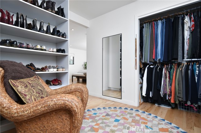 4751 Del Moreno Drive, Woodland Hills CA: https://media.crmls.org/medias/b399e972-52b5-4789-ab22-9b2c59a693d0.jpg