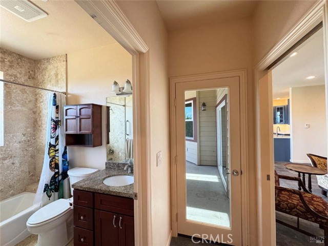 1910 Foothill Drive, Redwood Valley CA: https://media.crmls.org/medias/b39a5ba7-7b9a-4710-87e4-4c361573881d.jpg