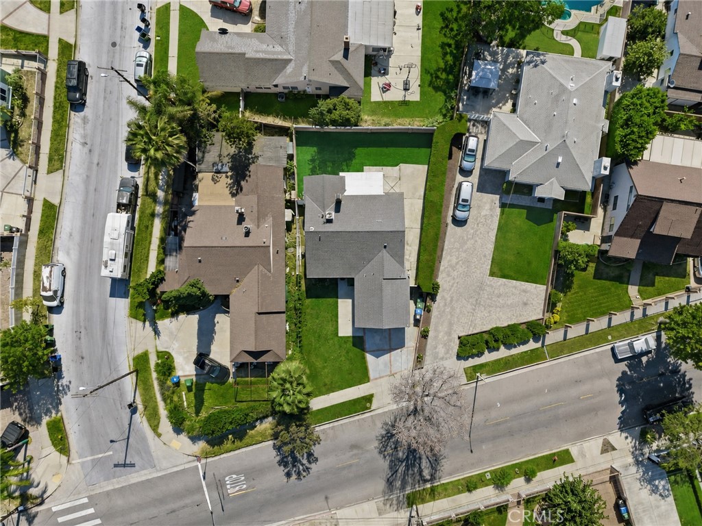 https://media.crmls.org/medias/b39a7145-26b9-4b96-9190-ac9b2642b75a.jpg?preset=X-Large
