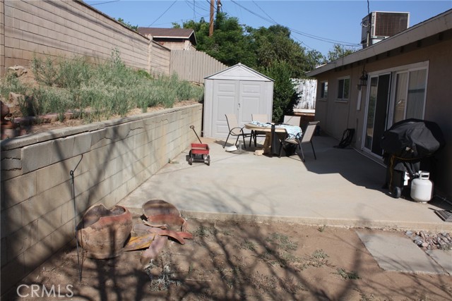6400 Tournament Drive, Jurupa Valley CA: https://media.crmls.org/medias/b39aaa57-5705-43f0-8b19-a02f3fb4b6b8.jpg